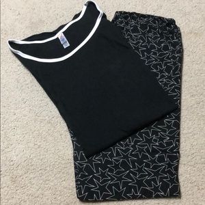 LuLaRoe Pants - Lularoe TC leggings with Stars & classic tee 2XL LuLaRoe Pants - Lularoe TC leggings with Stars & classic tee 2XL